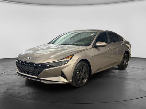 Used 2023 Hyundai Elantra SEL FWD image 8