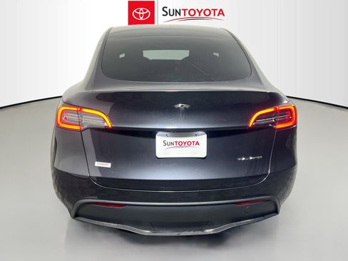 Used 2024 Tesla Model Y Long Range image 5