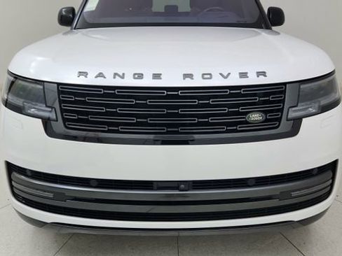 Used 2023 Land Rover Range Rover SE image 8