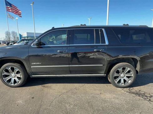 Used 2019 GMC Yukon XL Denali image 5