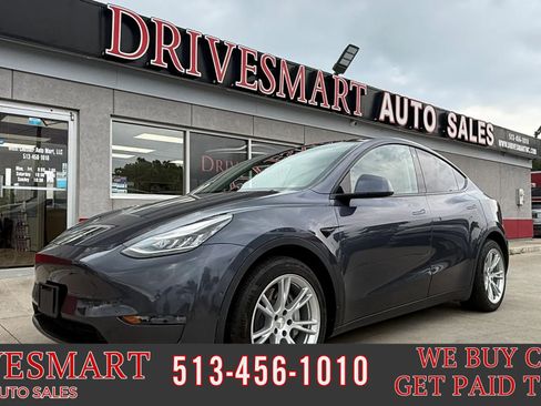 Used 2021 Tesla Model Y Long Range AWD/4WD image 1