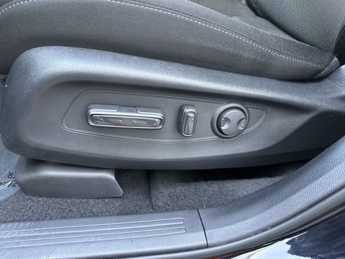 Used 2023 Honda CR-V EX image 6