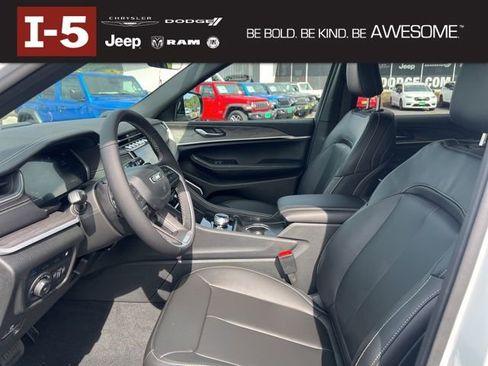 New 2025 Jeep Grand Cherokee Limited 4xe image 17