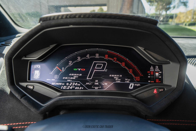 Used 2021 Lamborghini Huracan STO RWD image 21