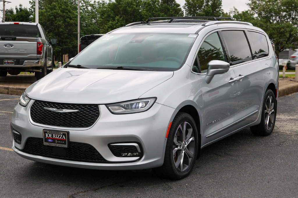 Used 2022 Chrysler Pacifica Pinnacle AWD/4WD image 32