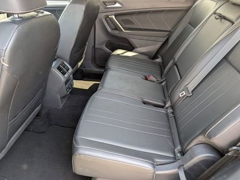 Used 2022 Volkswagen Tiguan SE image 20
