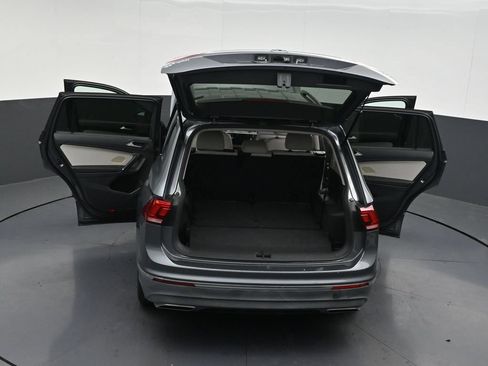 Used 2018 Volkswagen Tiguan SE w/ 18" Alloy Wheels Package FWD image 35