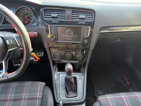 Used 2017 Volkswagen GTI S FWD image 15