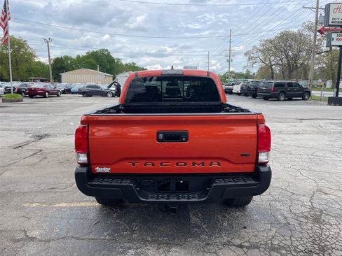 Used 2017 Toyota Tacoma TRD Off-Road w/ Tow Package RWD image 6