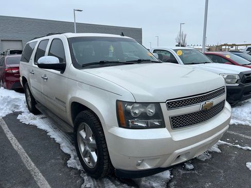 Used 2011 Chevrolet Suburban LTZ image 1