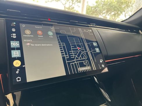 Used 2024 Land Rover Range Rover Sport Dynamic SE image 10