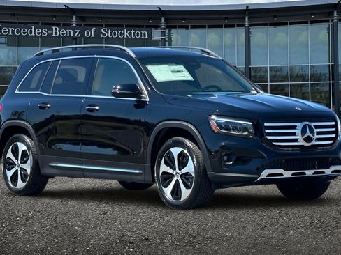 New 2025 Mercedes-Benz GLB 250 4MATIC image 2