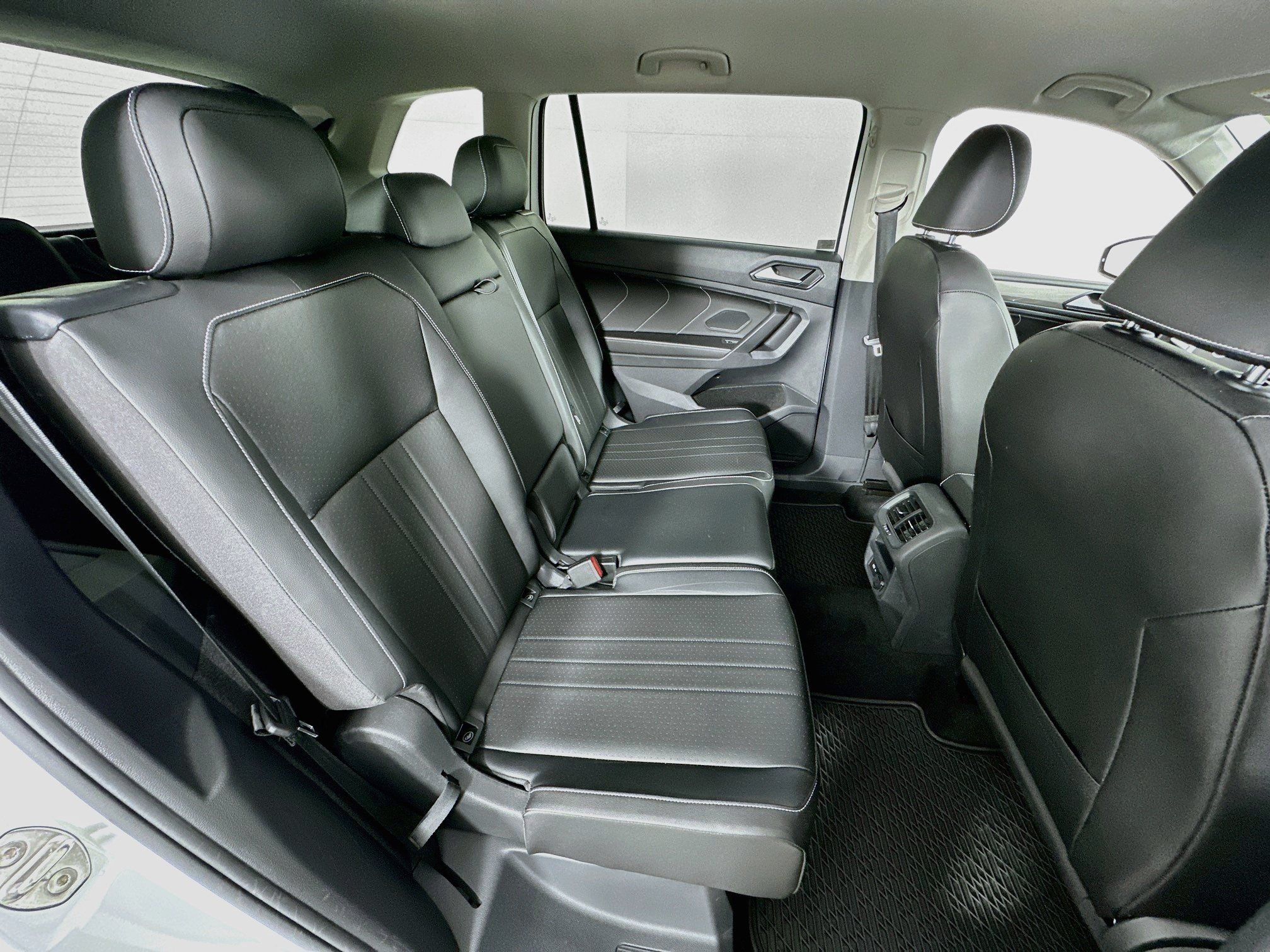Used 2022 Volkswagen Tiguan SE FWD image 25