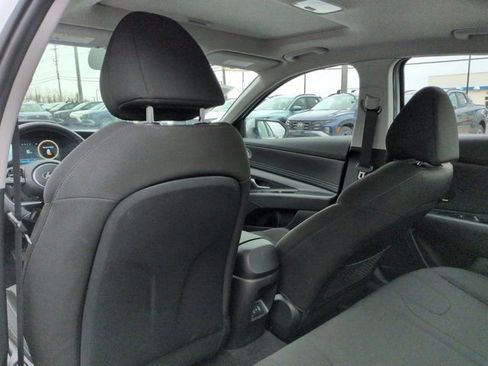 Used 2024 Hyundai Elantra SEL w/ Convenience Package image 15