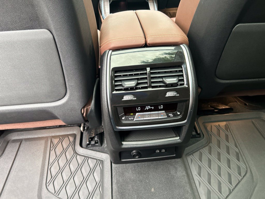 Used 2024 BMW X7 xDrive40i AWD/4WD image 29