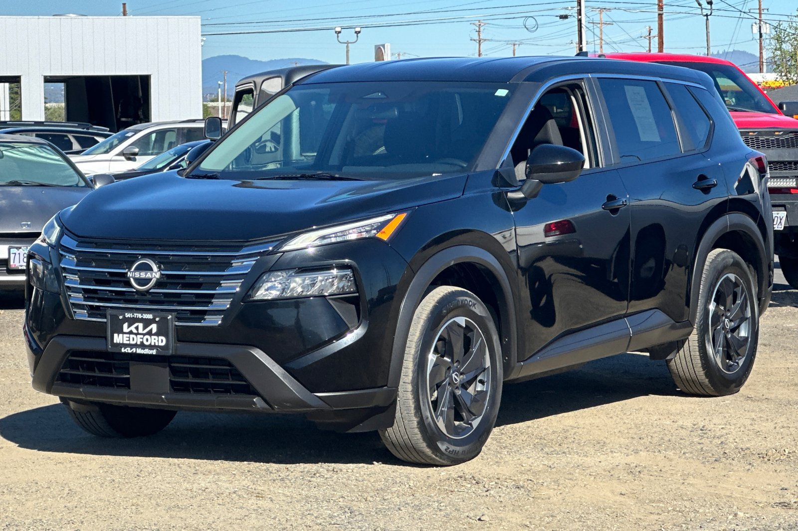 Used 2025 Nissan Rogue SV AWD/4WD image 9