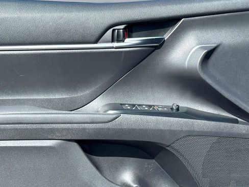 Used 2019 Toyota Camry SE image 16