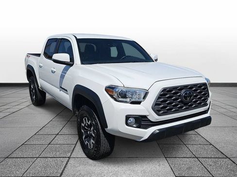 Used 2021 Toyota Tacoma TRD Off-Road w/ Technology Package AWD/4WD image 3