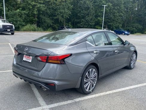 New 2025 Nissan Altima 2.5 SL image 8