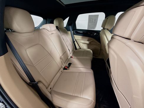 Certified 2023 Porsche Cayenne AWD/4WD image 26