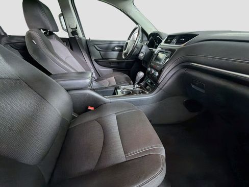 Used 2017 Chevrolet Traverse LT w/ Style and Technology Package FWD image 30