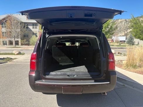 Used 2020 Chevrolet Suburban Premier w/ Premier Plus Edition image 7