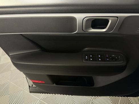 Used 2025 Hyundai Santa Fe SE FWD image 27