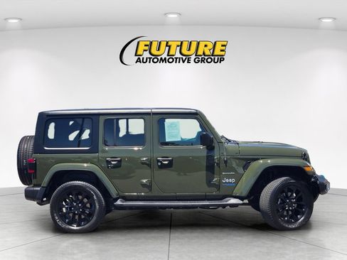 Used 2022 Jeep Wrangler Unlimited Sahara AWD/4WD image 3