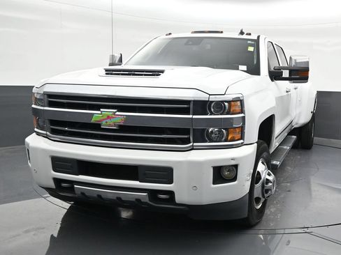 Used 2019 Chevrolet Silverado 3500 High Country w/ Duramax Plus Package AWD/4WD image 9