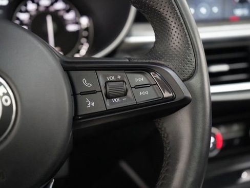 Used 2020 Alfa Romeo Stelvio Ti w/ Active Blind Spot Package AWD/4WD image 21