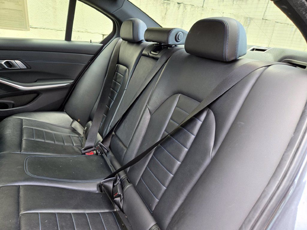 Used 2022 BMW 330i xDrive Sedan w/ M Sport Package AWD/4WD image 16
