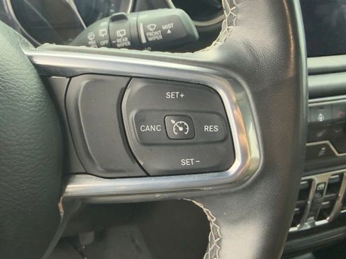 Used 2023 Jeep Wrangler Unlimited Sahara w/ Cold Weather Group AWD/4WD image 10