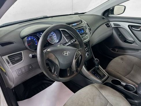 Used 2014 Hyundai Elantra SE image 10