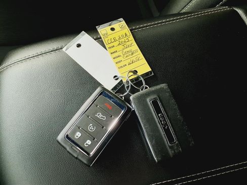 Used 2025 Jeep Grand Cherokee Laredo w/ Luxury Tech Group I image 24