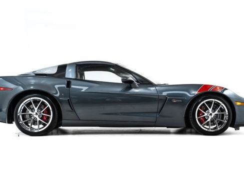 Used 2013 Chevrolet Corvette Z06 w/ 2LZ Preferred Equipment Group RWD image 5