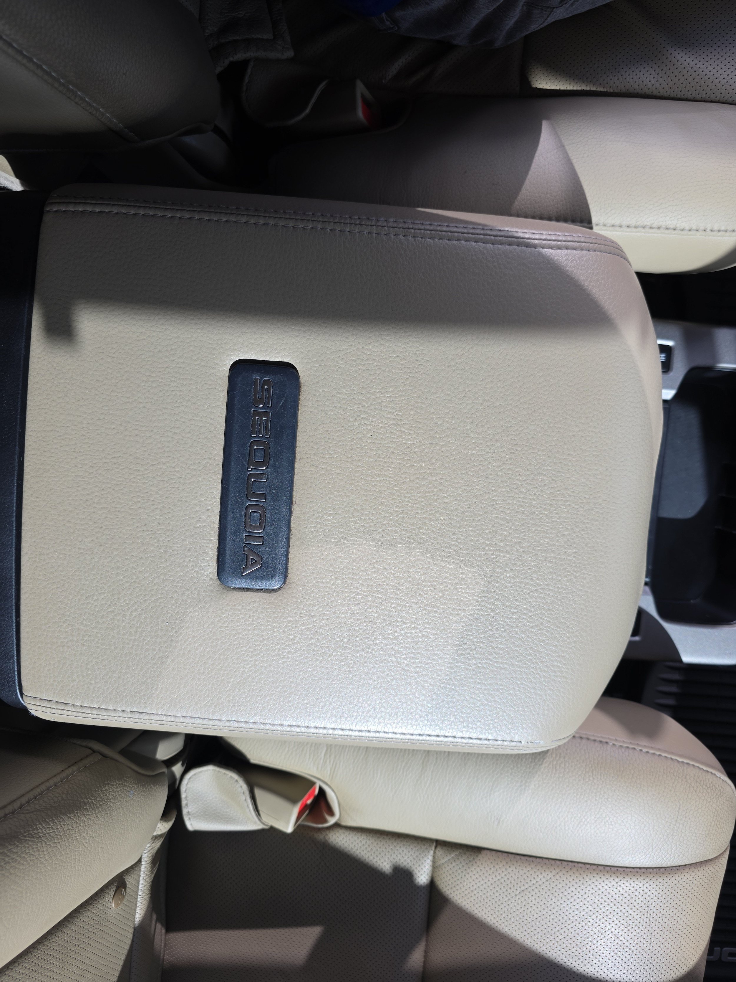 Used 2019 Toyota Sequoia Platinum w/ Carpet Mat Package (TMS) AWD/4WD image 19