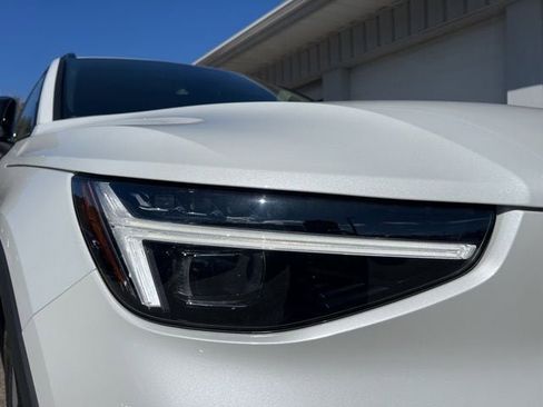 New 2026 Volvo XC40 B5 Plus w/ Protection Package Premier AWD/4WD image 10