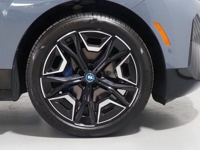 Used 2024 BMW iX xDrive50 w/ Sport Package AWD/4WD image 62