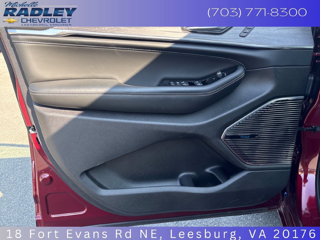 Used 2023 Jeep Grand Cherokee Overland AWD/4WD image 12