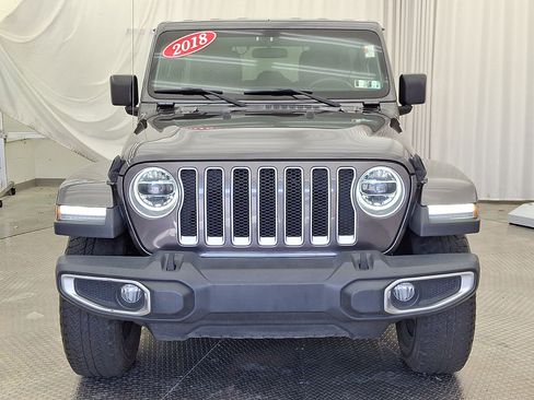Used 2018 Jeep Wrangler Unlimited Sahara w/ Cold Weather Group AWD/4WD image 32