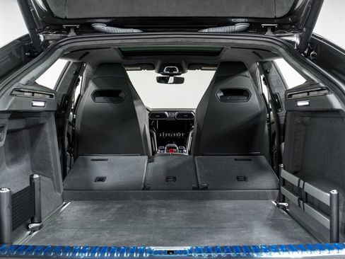 Used 2021 Lamborghini Urus image 63