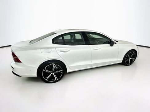 Used 2024 Volvo S60 B5 Plus FWD image 10