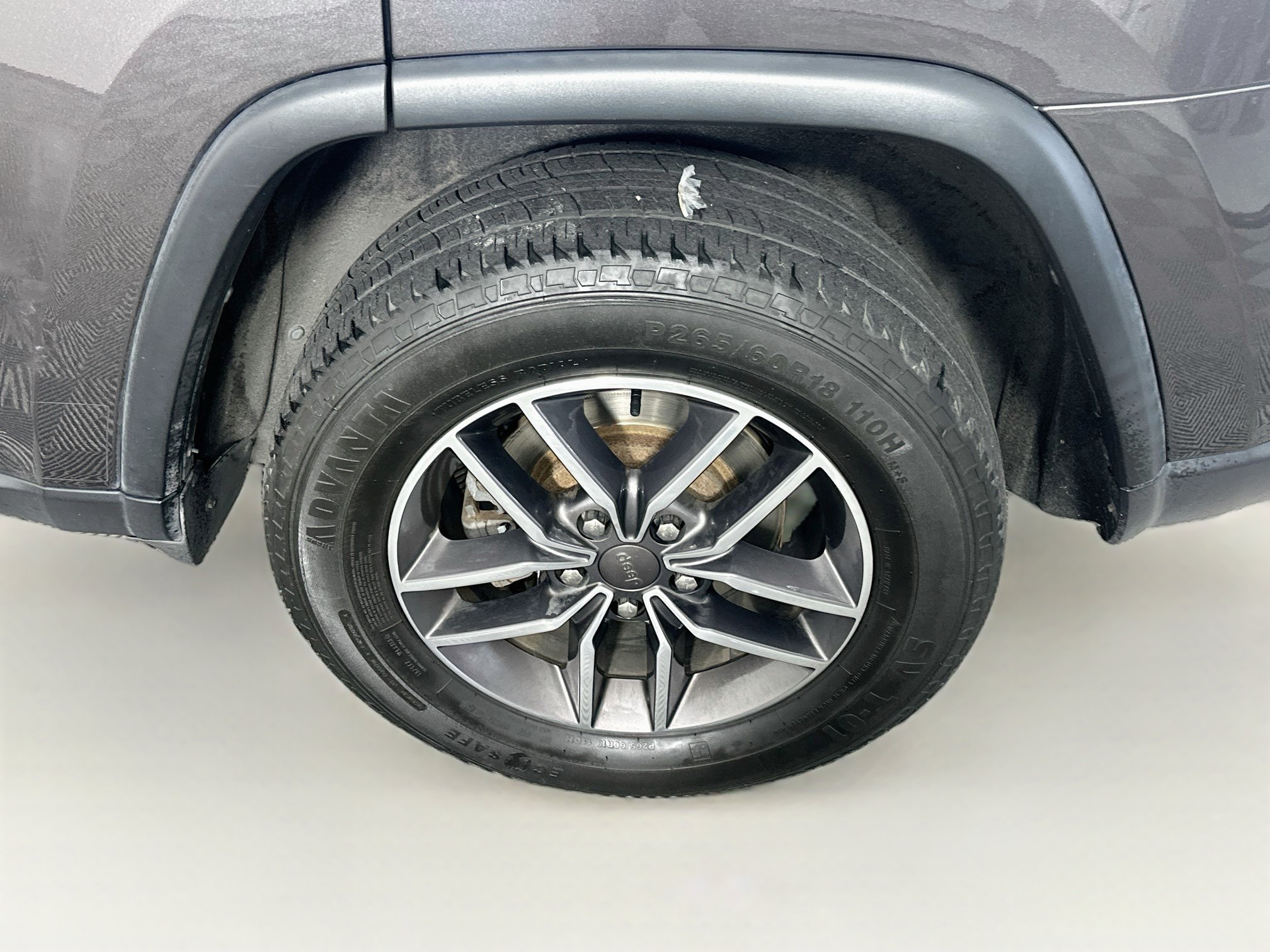 Used 2020 Jeep Grand Cherokee Limited AWD/4WD image 11