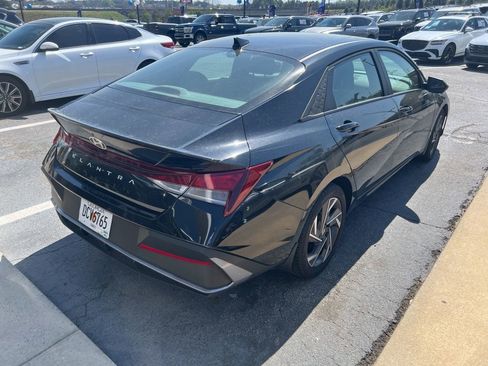 Used 2025 Hyundai Elantra Sport w/ Cargo Package image 5