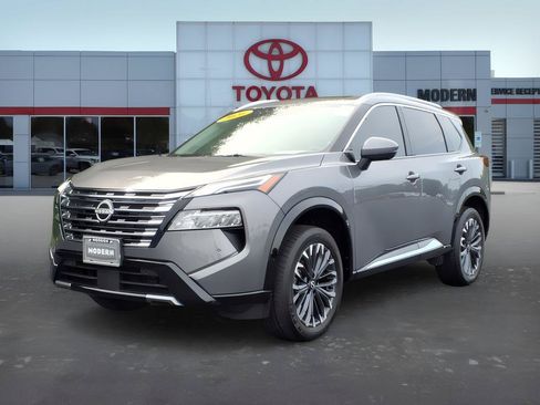 Used 2026 Nissan Rogue Platinum w/ Platinum Premium Package AWD/4WD image 1