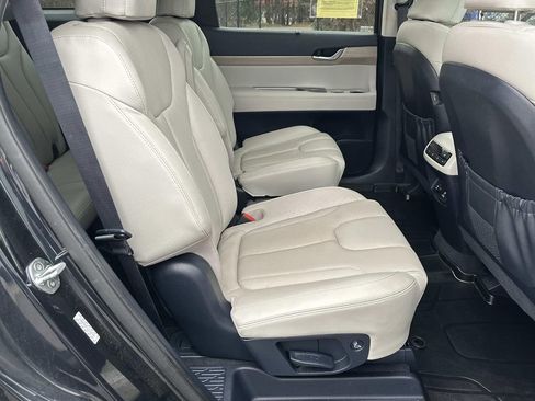 Used 2020 Hyundai Palisade SEL w/ Premium Package image 15