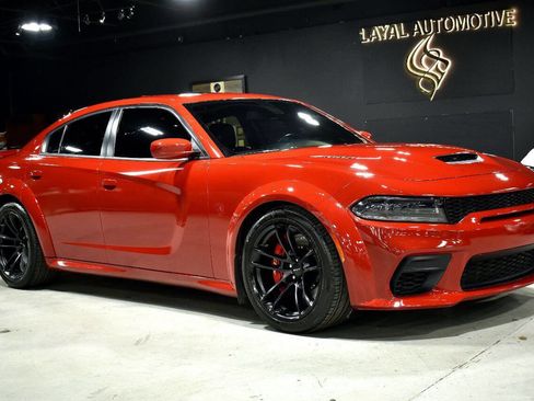 Used 2022 Dodge Charger SRT Hellcat w/ Harman/Kardon Audio Group image 2