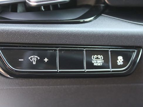 Used 2025 Kia Niro LX image 23