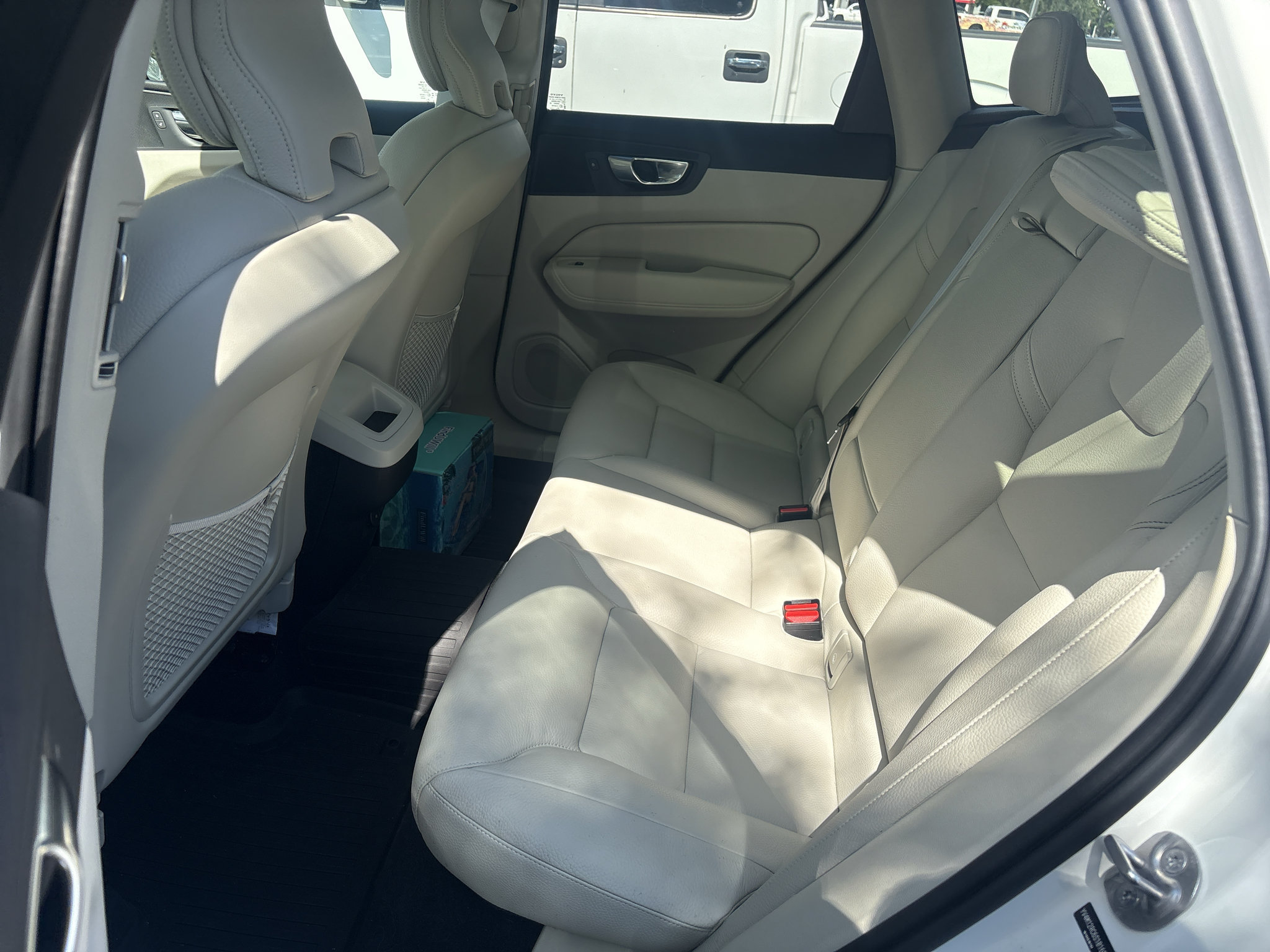 Used 2025 Volvo XC60 B5 Plus w/ Protection Package Premier AWD/4WD image 8