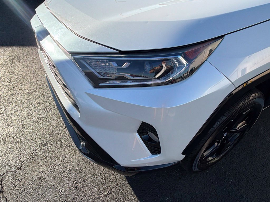 Used 2019 Toyota RAV4 XSE w/ XSE Weather Package AWD/4WD image 16